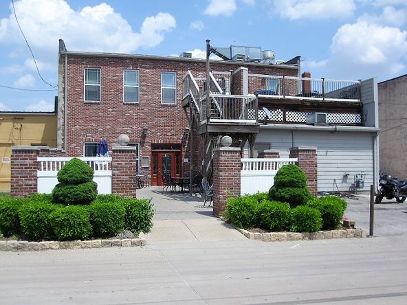 208 S State St, Jerseyville, IL 62052